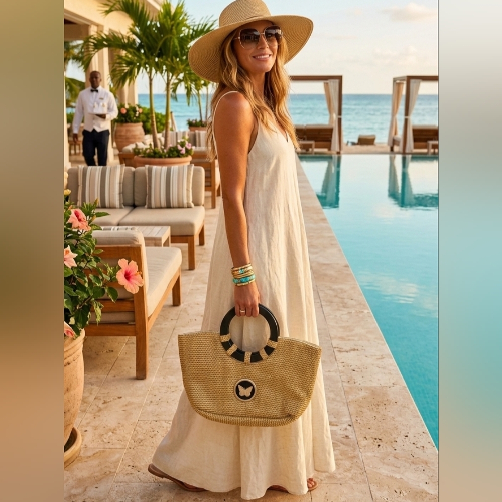 Braciano Woven Straw Beach Bag Double Wood Handles Fabric Lined Snap Closure
